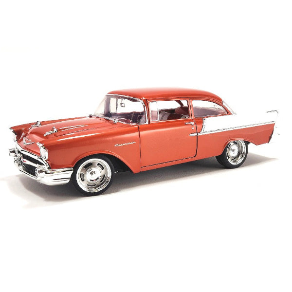 1:18 scale 1957 Chevrolet 150 Custom Cruiser