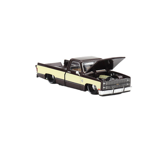 1:64 scale Chevrolet Silverado KAIDO Vintage Spec V1
