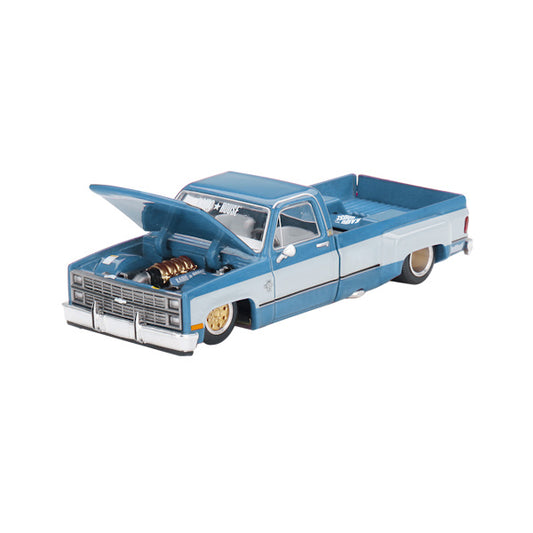 1:64 scale Chevrolet Silverado Dually Vintage Spec V1