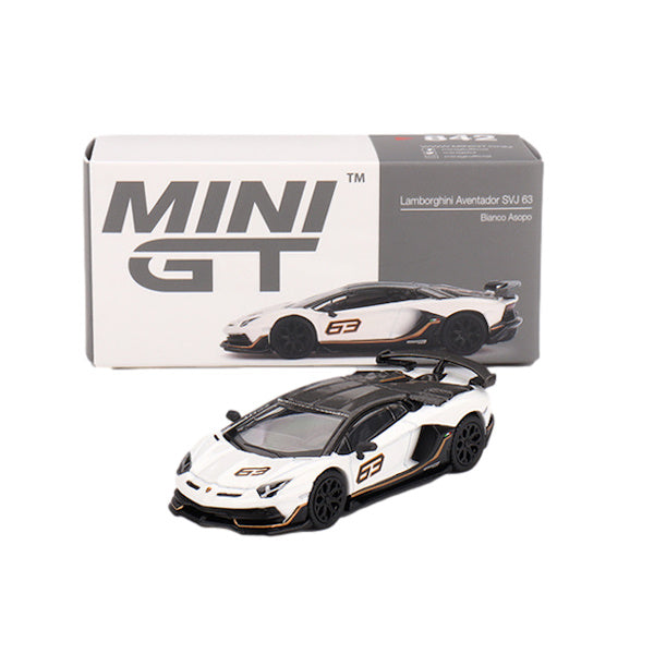 1:64 scale Lamborghini Aventador SVJ 63 Bianco Asopo